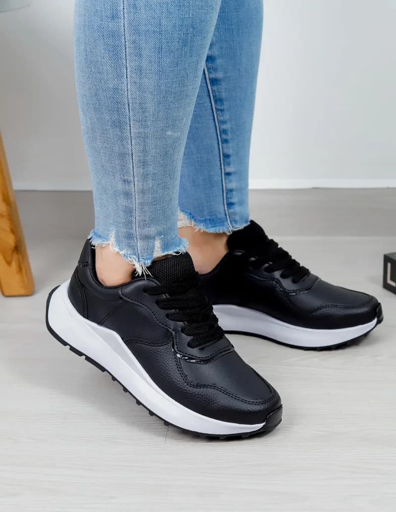 Tenis Negro